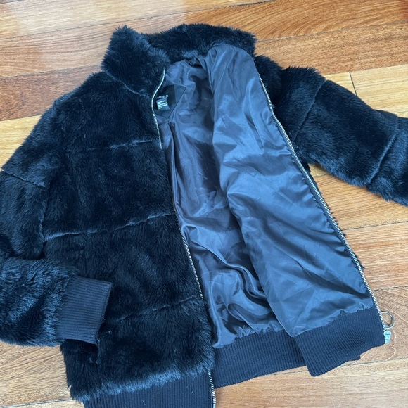 Forever 21 Black Faux Fur Jacket Small. - Picture 4 of 4